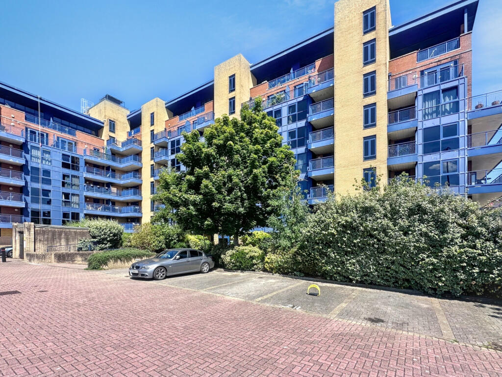Two Bed Flat Ocean Village