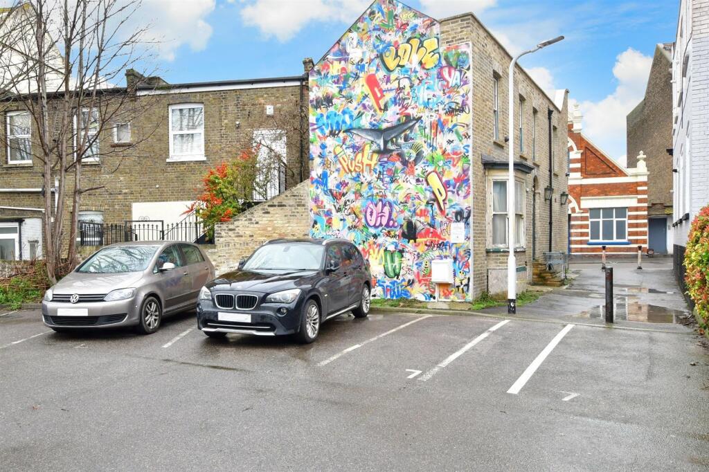 Driveway/Parking