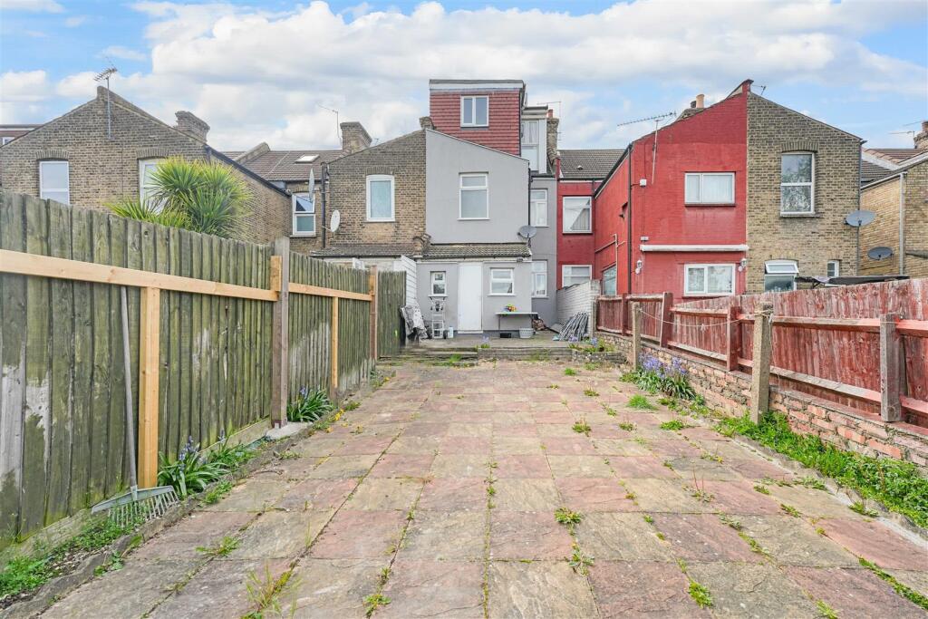 Winchester Road, E4