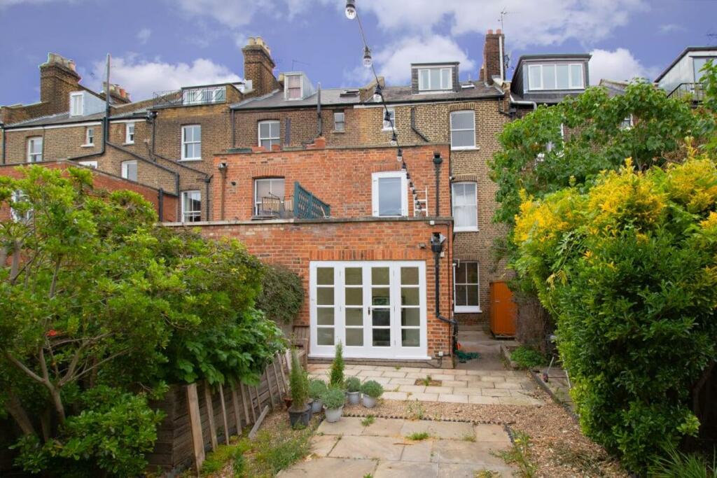 rear garden view.jpg