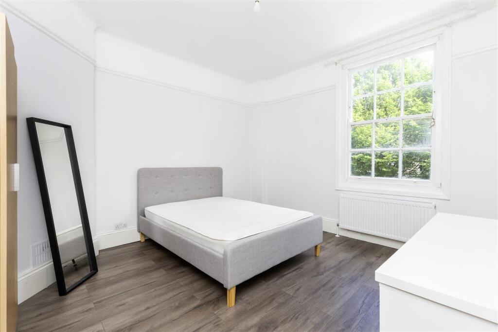 Flat A, 37 Chalton Street -8.jpg