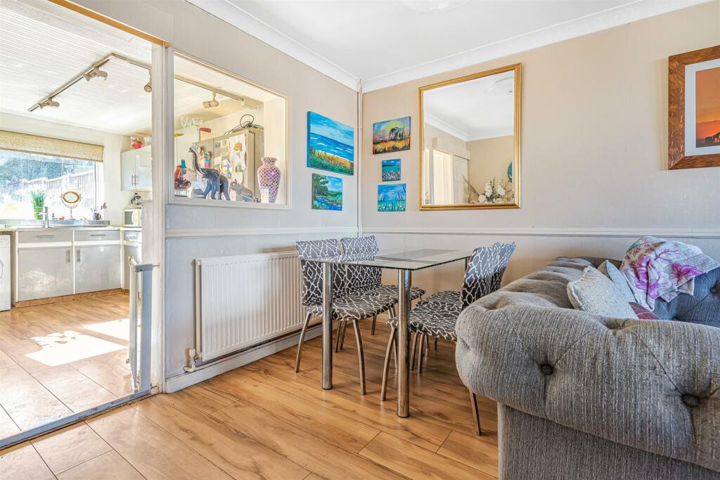 Lounge / Dining Room