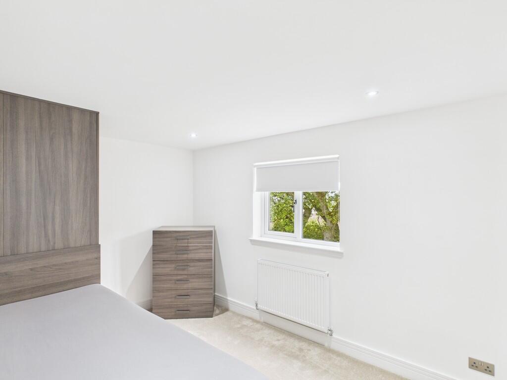 CAM05526G0-PR0028...