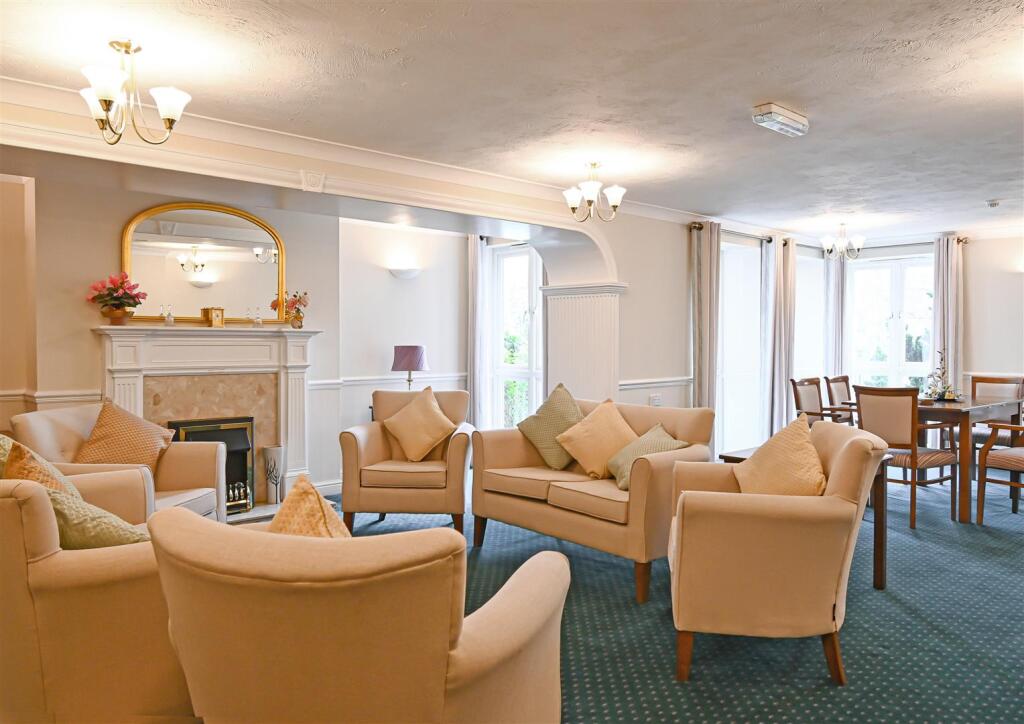 30 Lavington Court-3.jpg