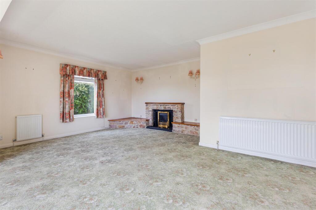 A15 - 24 Manscombe Road TQ - 250613.jpg