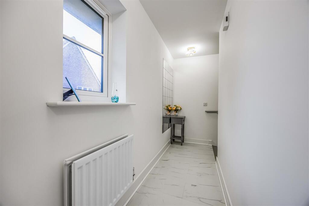 24 Coddington Grove, Waterlooville-Small-PorticoMa