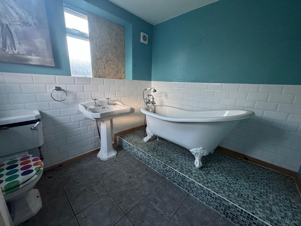bathroom 2 extra