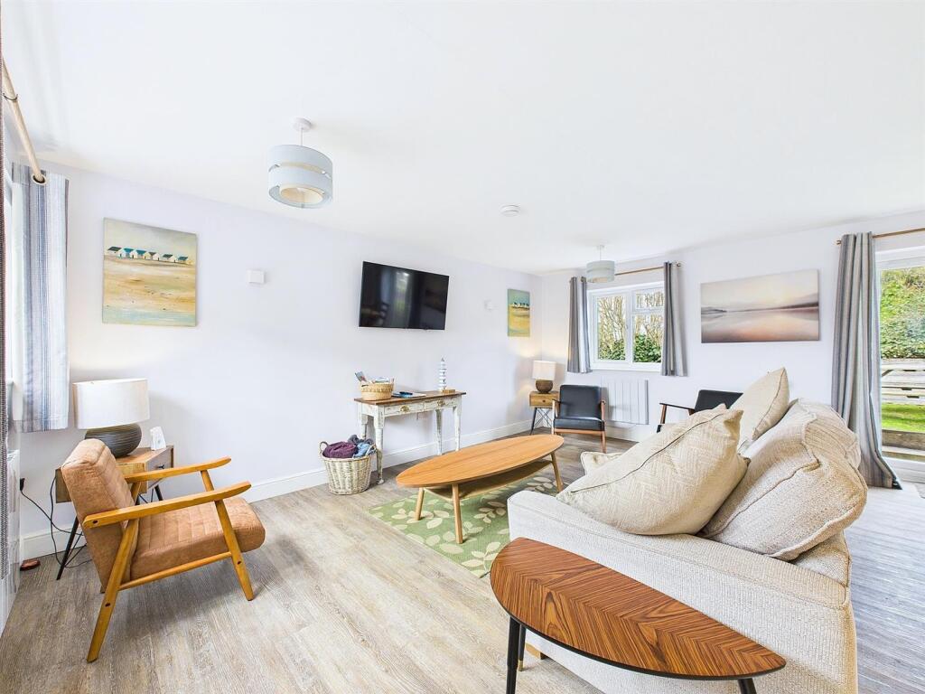 Open Plan Kitching/Living/Dining Area