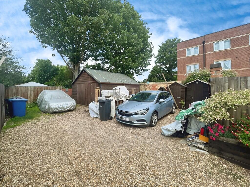 9e221073-WhatsApp...