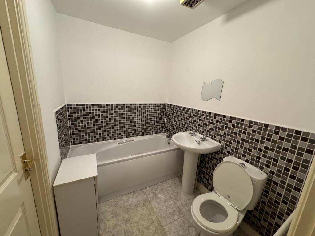 bath 1.jpg