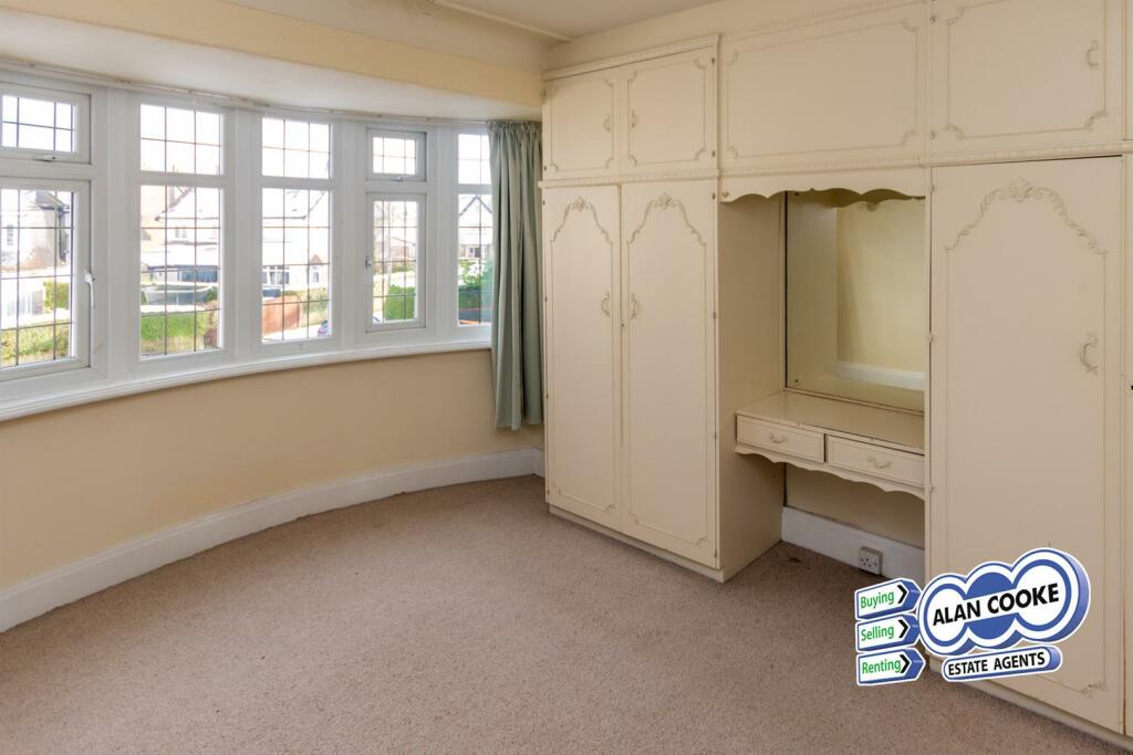 BEDROOM 2