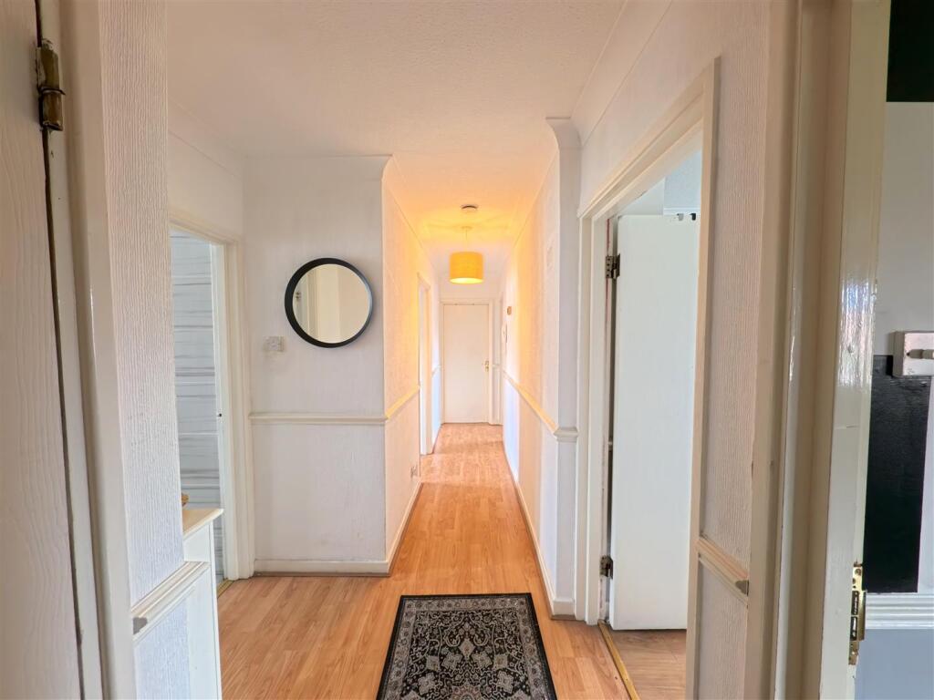 Hallway.jpg