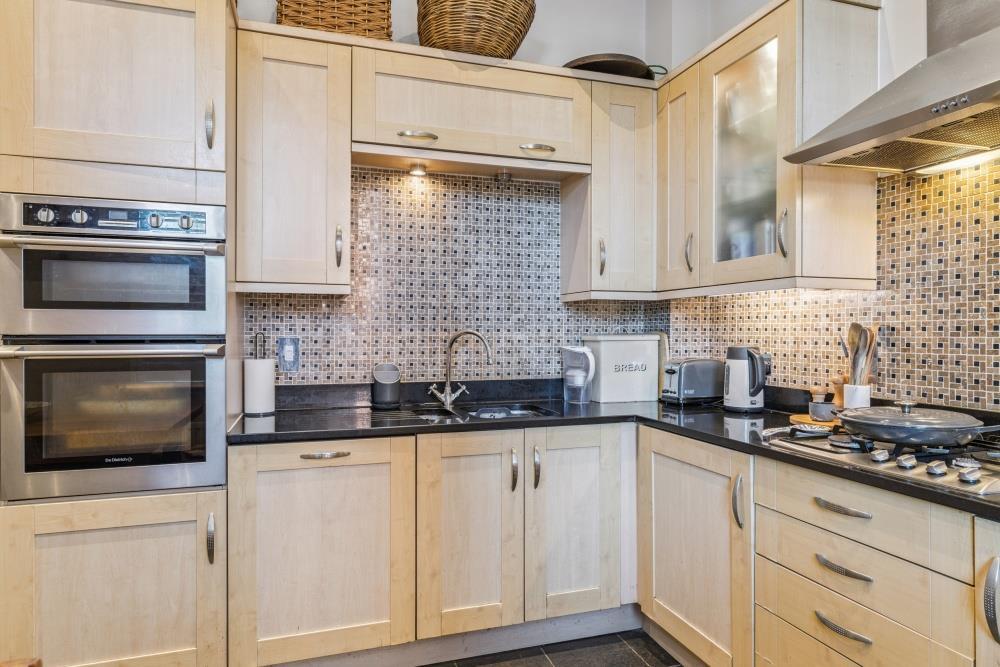 DSC03113-ac76dd3794a09a279b627f7c2b6fbbe6 - 800px.