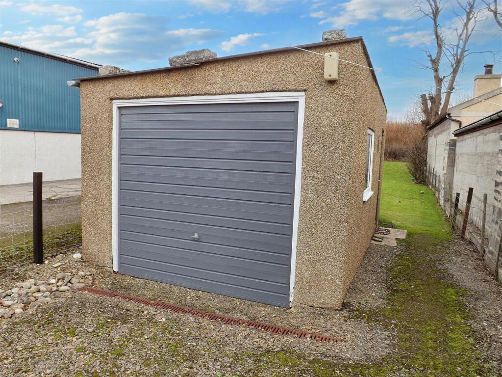 GARAGE