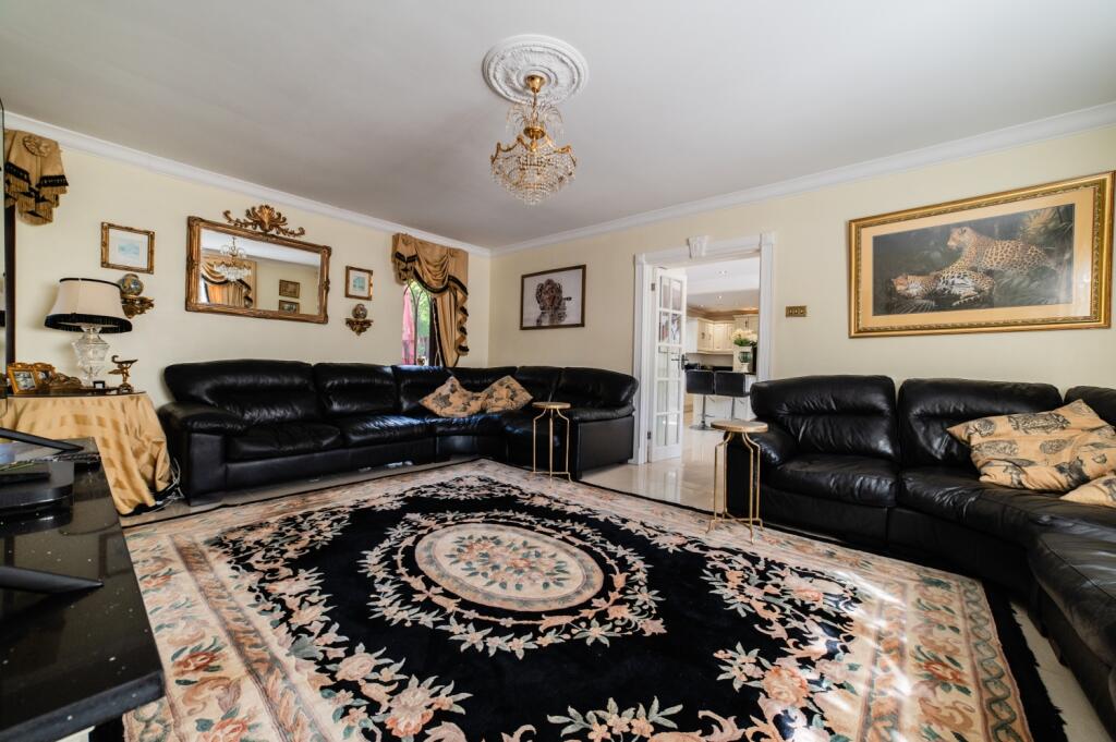 Award-winning Media team on EVERY Listing_48