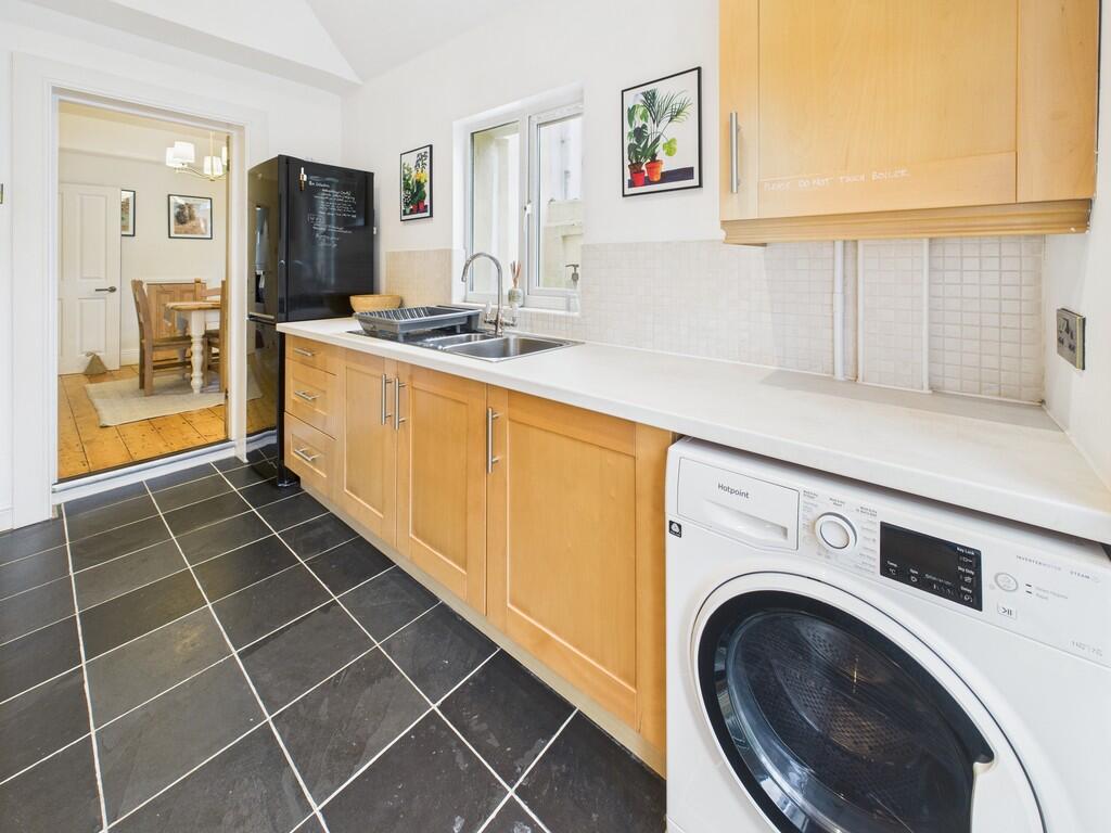 CAM02089G0-PR0495...