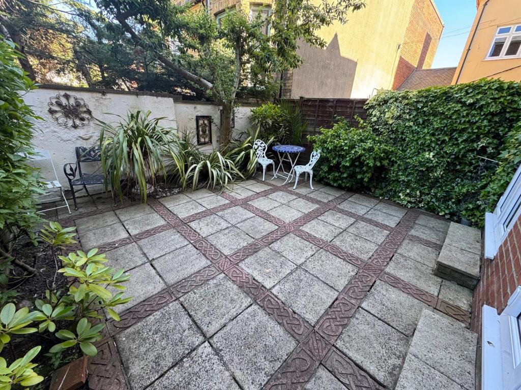 Garden 3.jpg