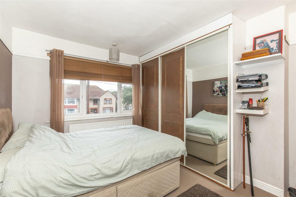 BEDROOM ONE - MASTER