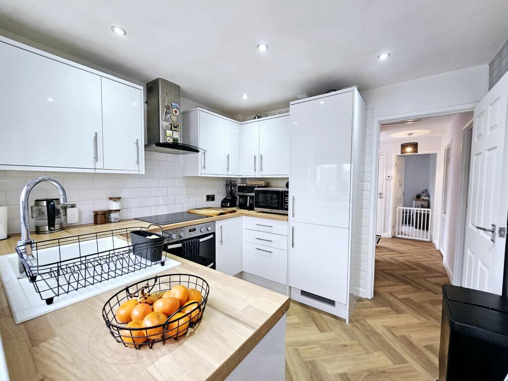 d5dbf957-7613-46ec-bff6-c671522f3765