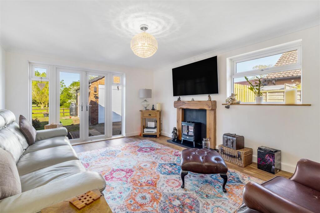 Wisteria (Friskney)-33.jpg