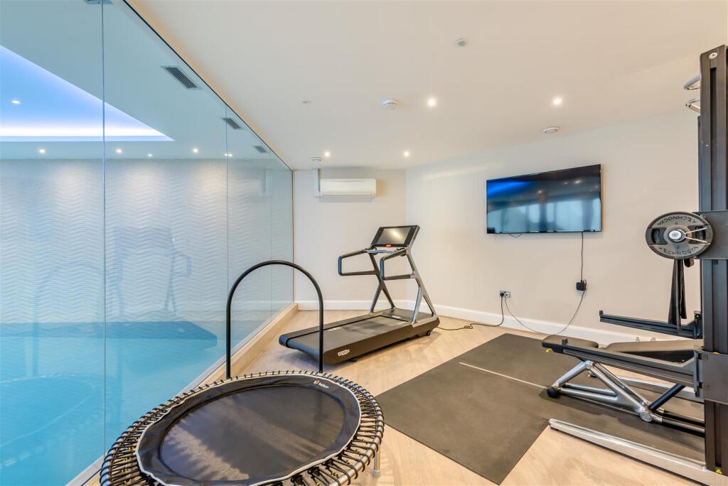 8538054-interior35.jpg