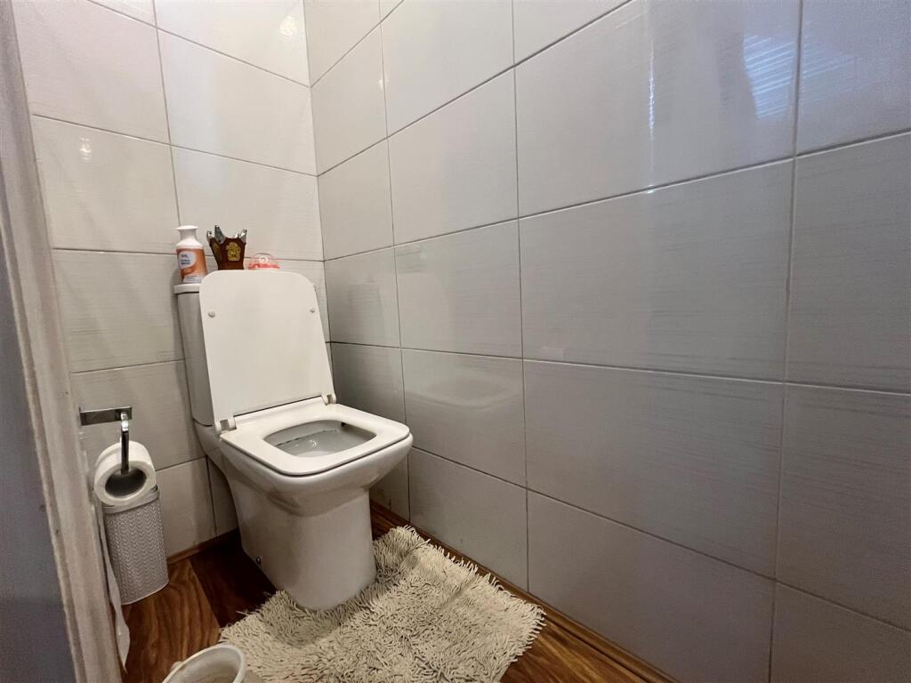 wc1.jpg
