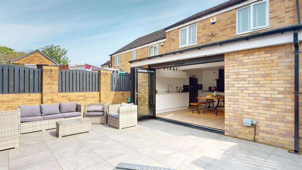 6-Asquith-Mews-04292025_134829.jpg