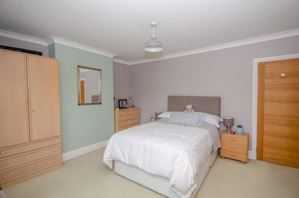 Bedroom one pic 2.jpg