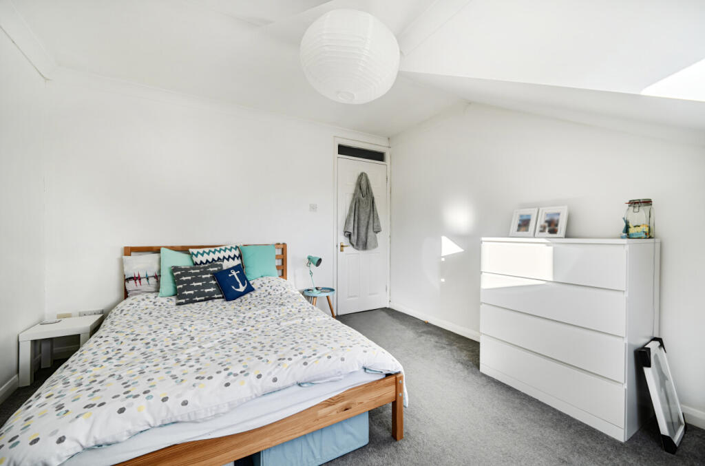 1394620-17-695bce...