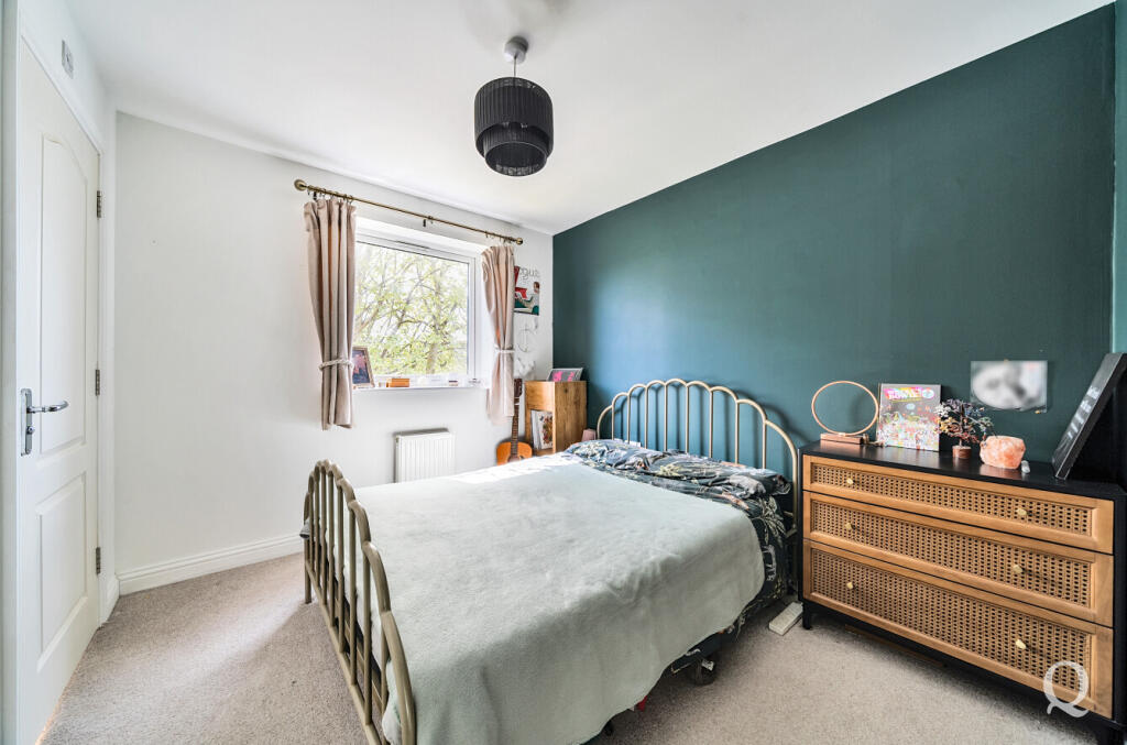 f33047d5-8faf-49d...