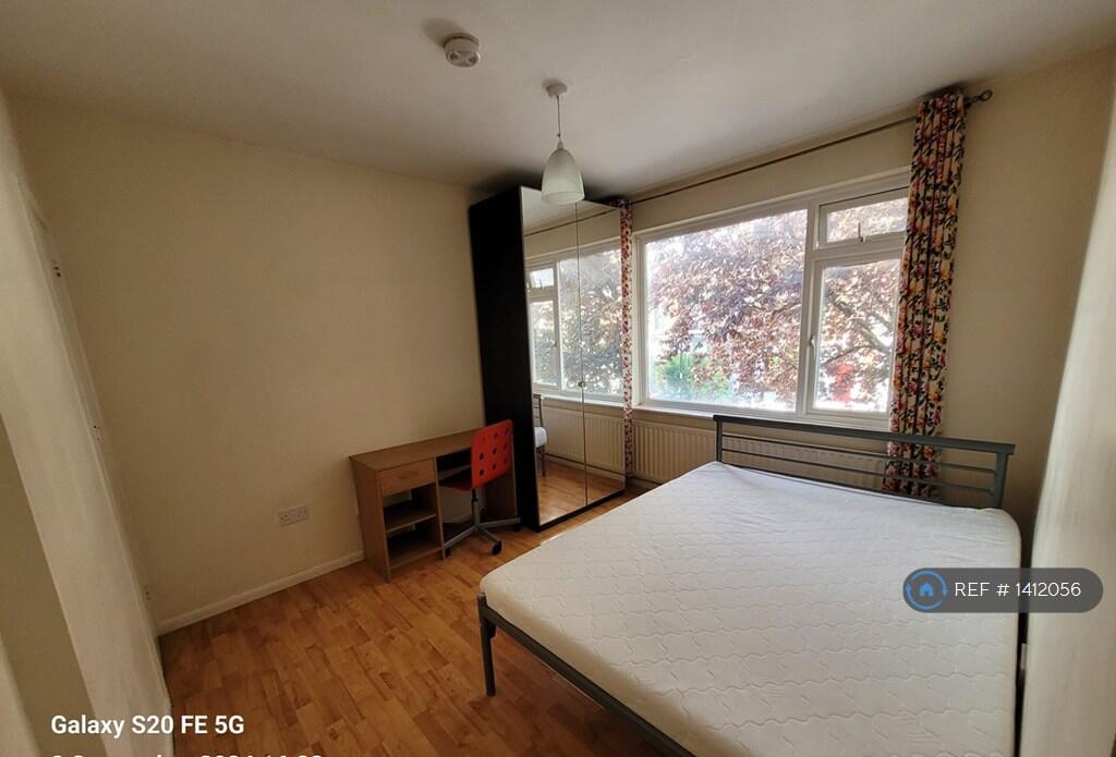Double Bedroom