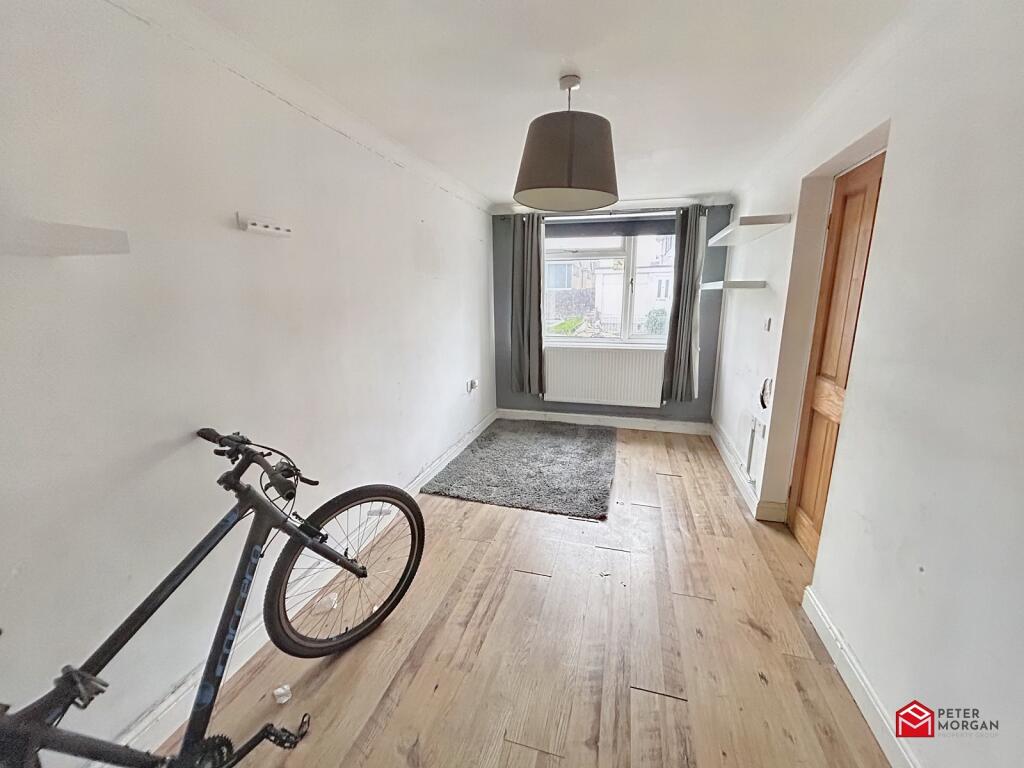 Sitting Room / Bedroom 4