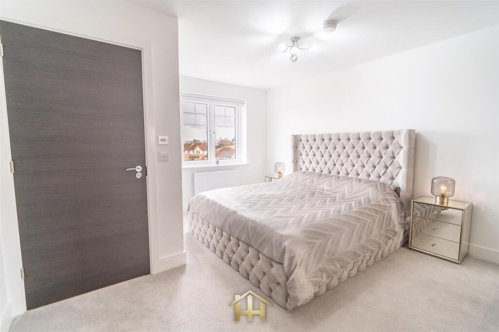 5 NEWALL TERR 080225 EDIT (43 of 54).jpg