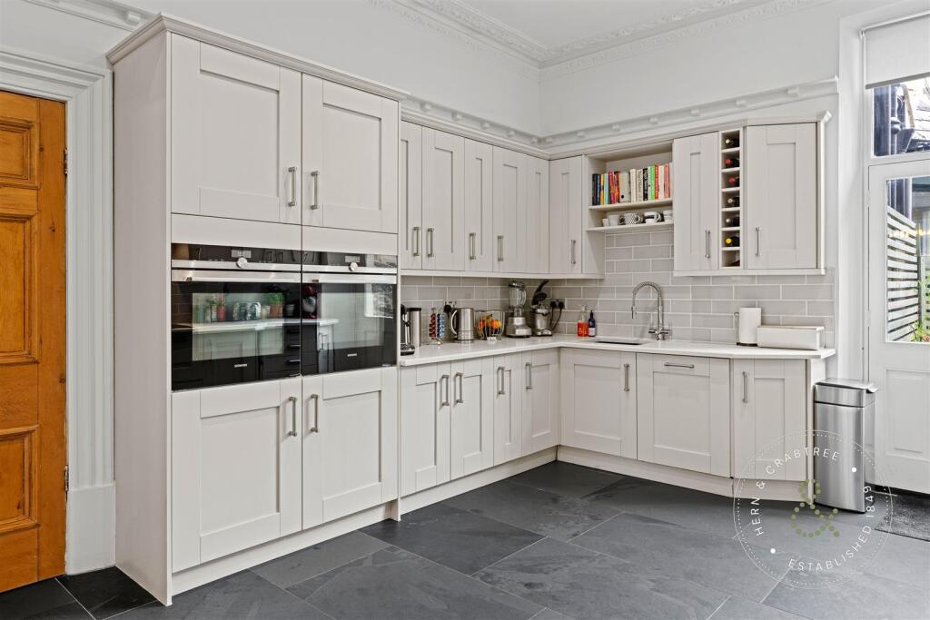 Cathedral Rd, Pontcanna, HernCrabtree (2).jpg