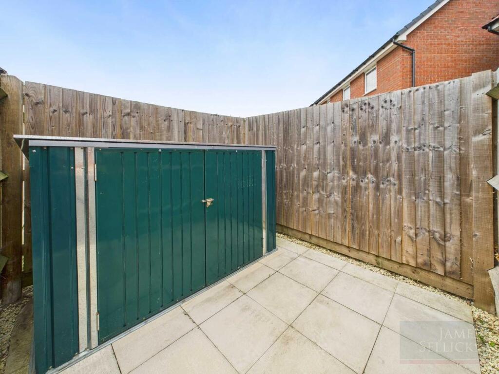 Outdoor private storage lock up