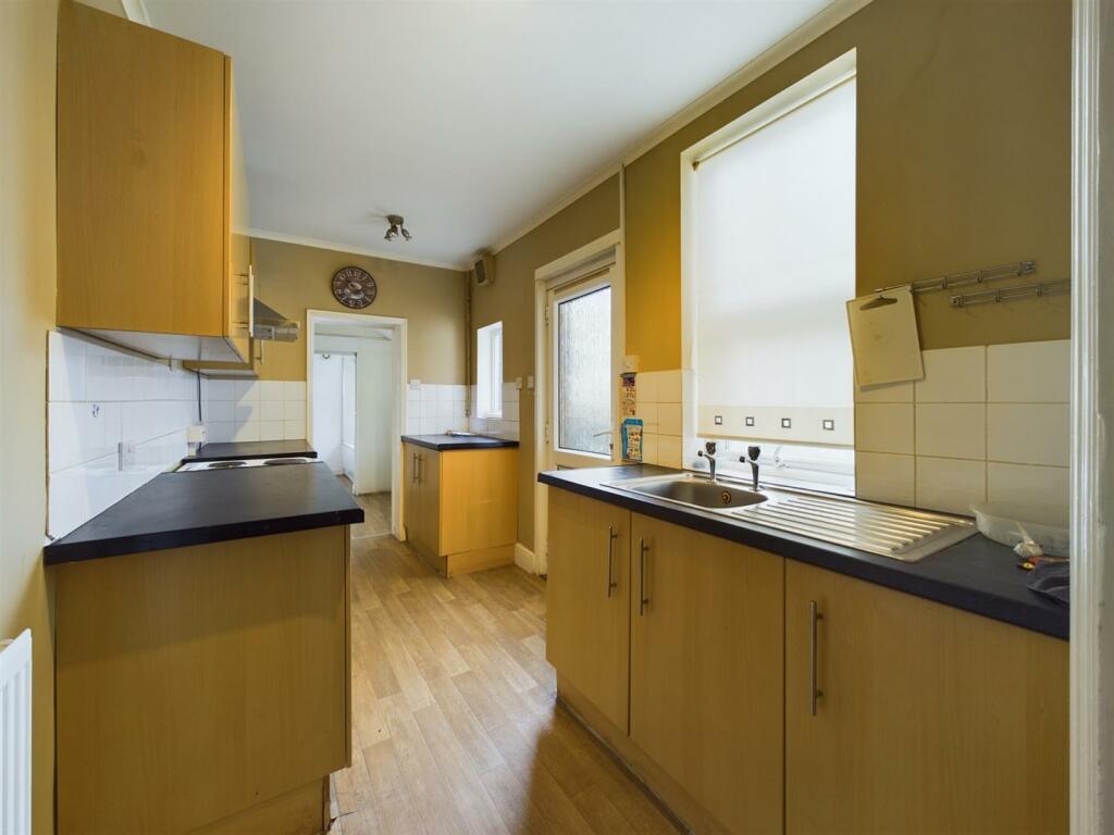 Kitchen (2).jpg