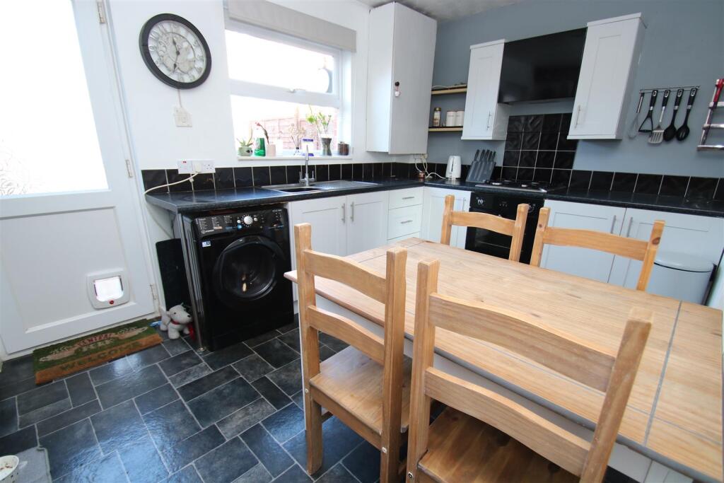 KITCHEN/BREAKFAST ROOM