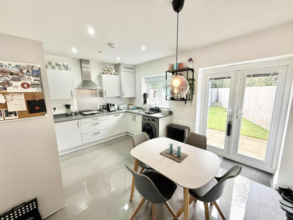 kitchen-2.jpg