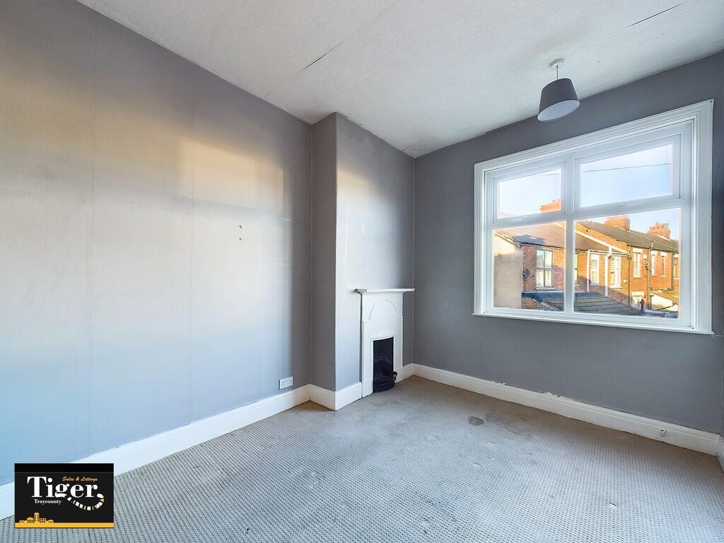 CAM02176G0-PR0472...