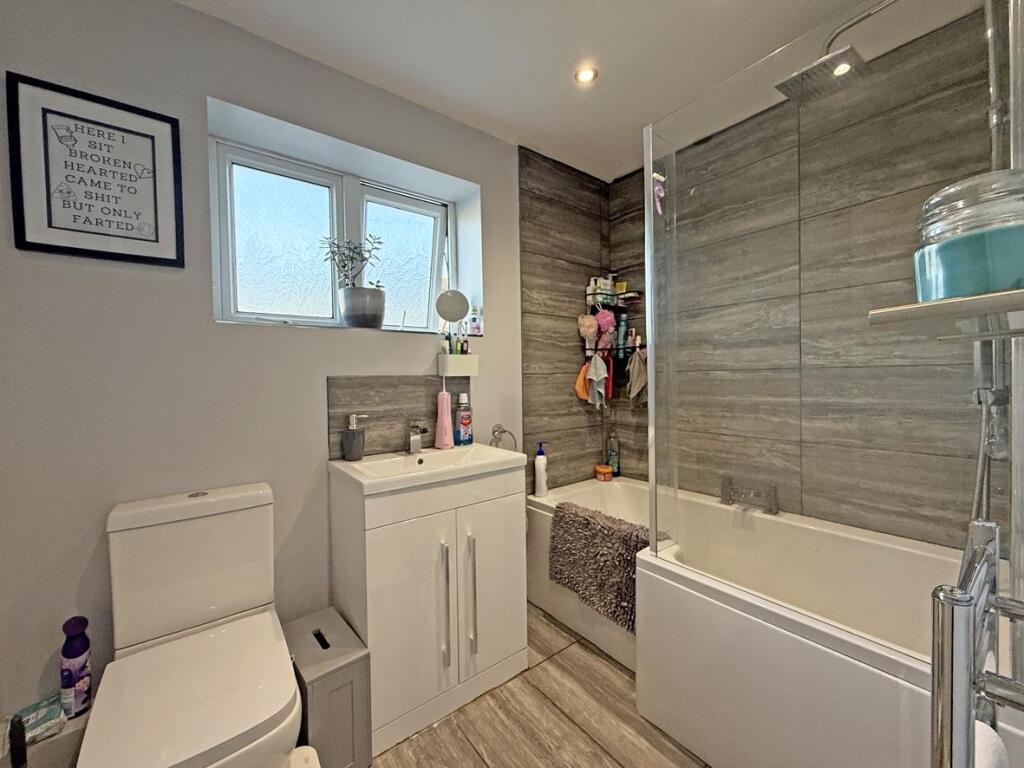 Coppice Gardens 3 - Bathroom.jpg