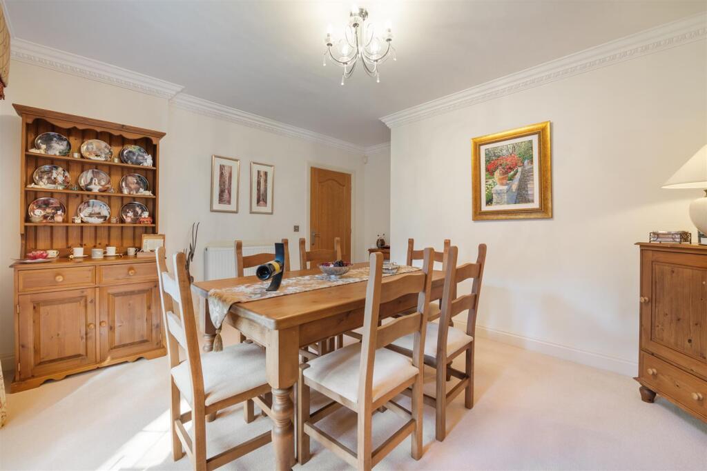 4 Hinchwick Court, Dorridge, B93 8DF_16.jpg