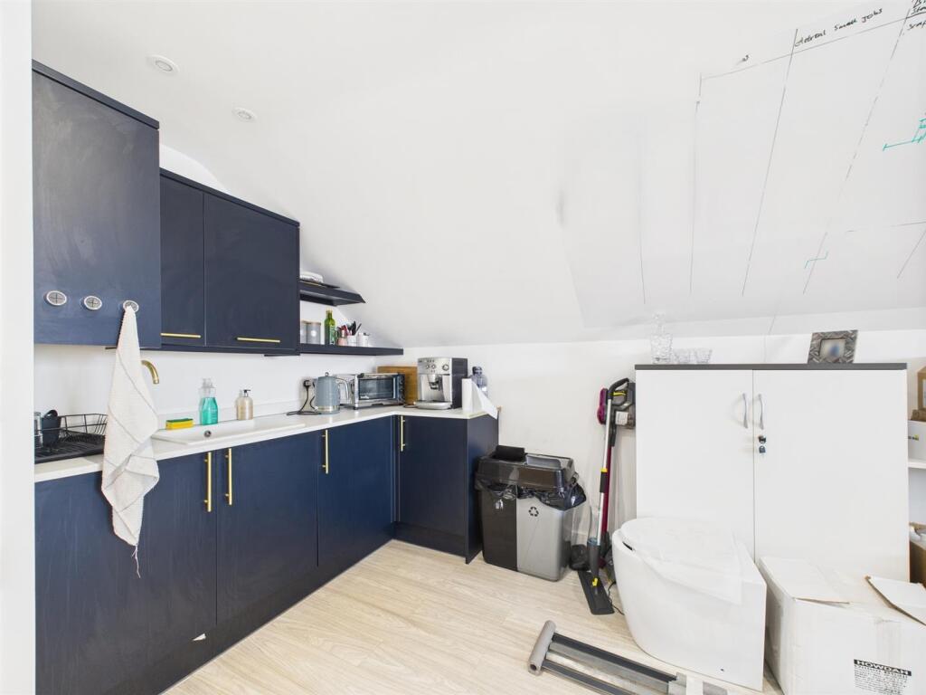 office kitchen new .jpg