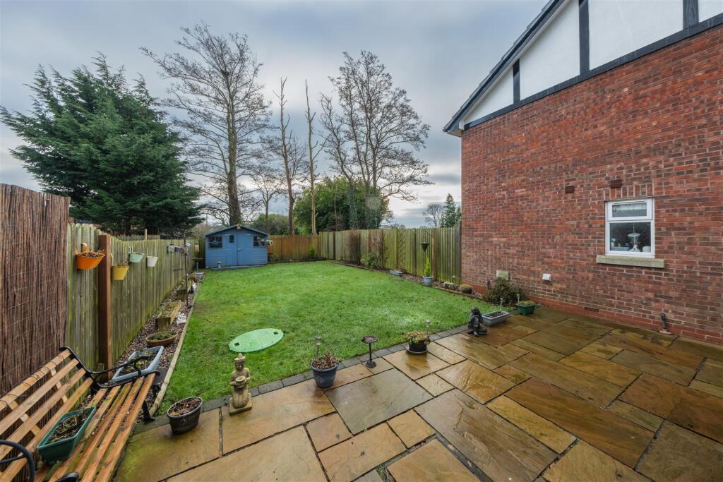 6 Gowy Court-029.jpg