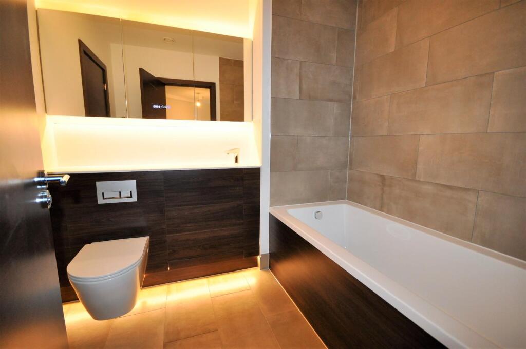 En-Suite Bathroom