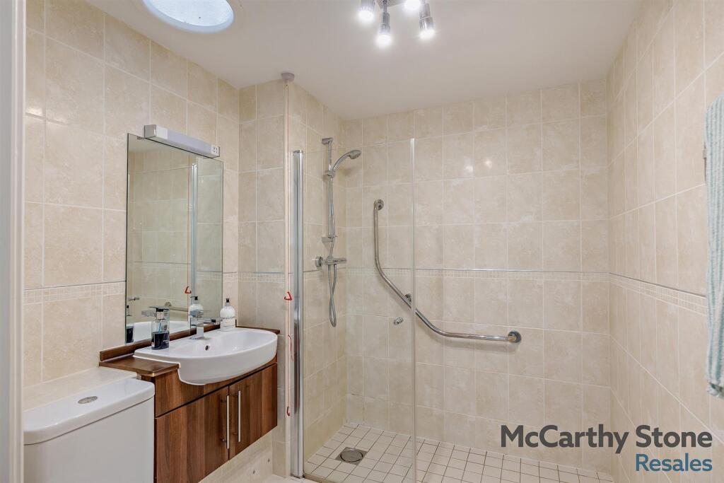 En-Suite Shower Room: