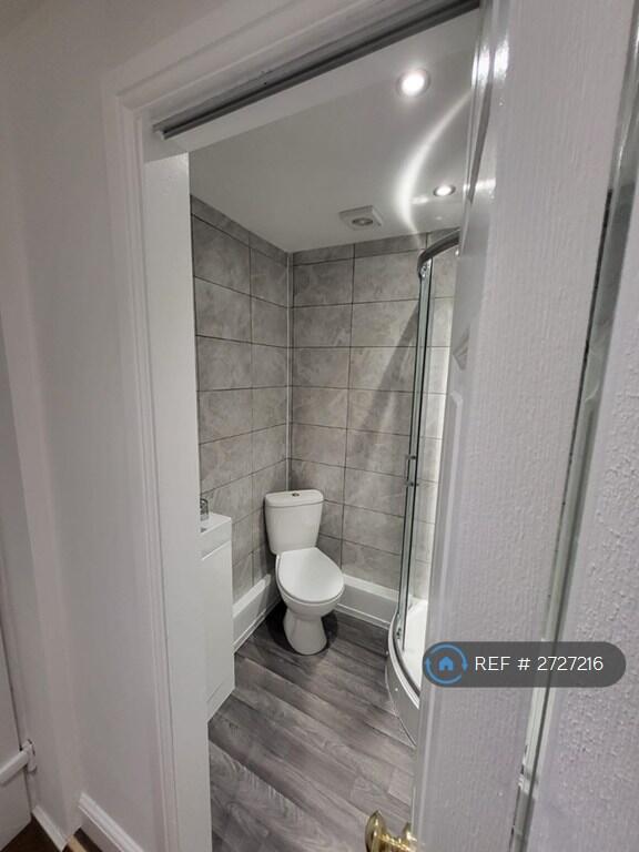 Ensuite Bathroom For Room 1 