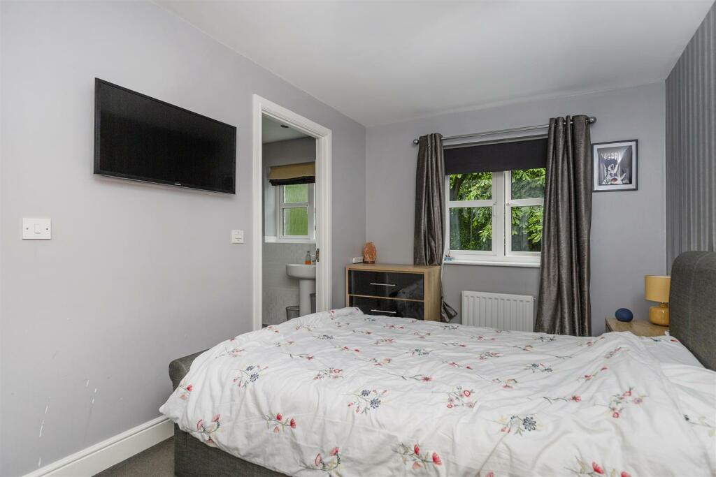 Bramleys Estate Agents - Plover Road - Lindley (15