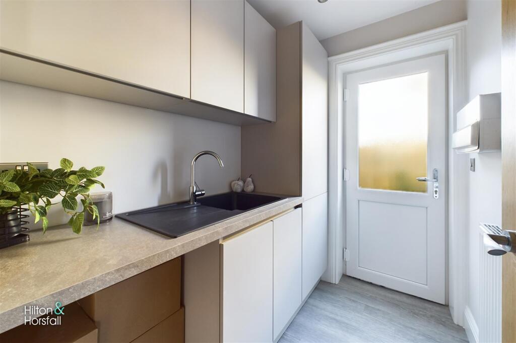 Internal Photo (Plot 8)