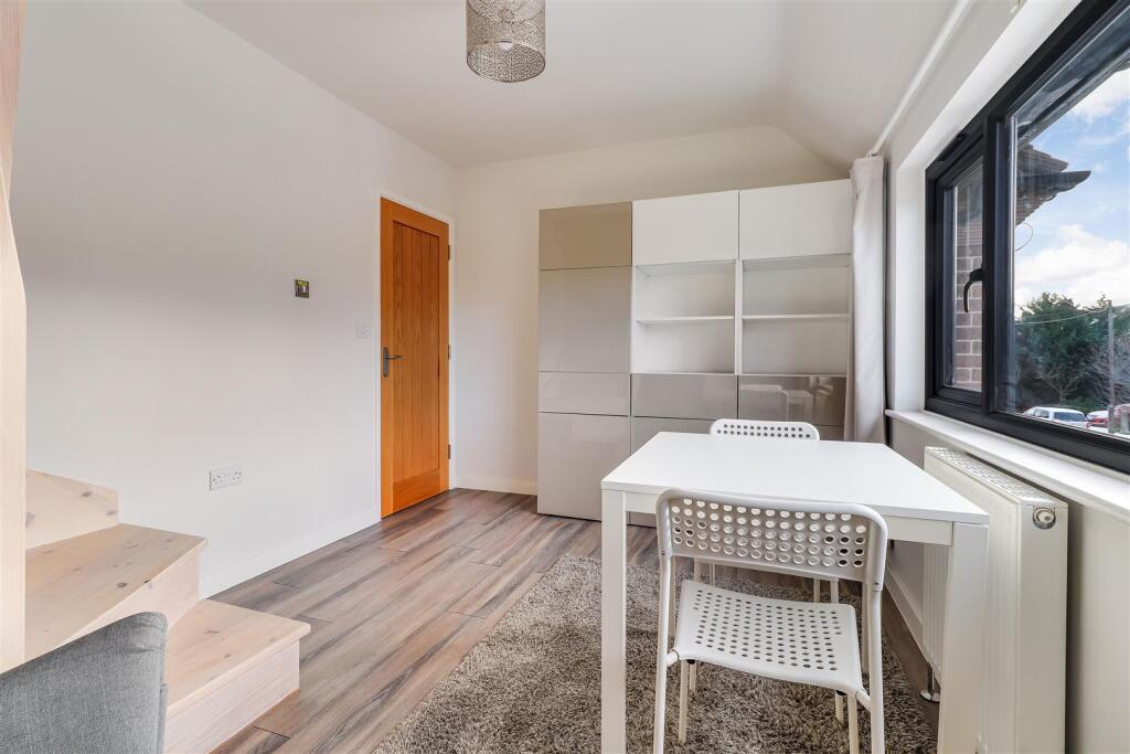 Living / Dining Room (4)