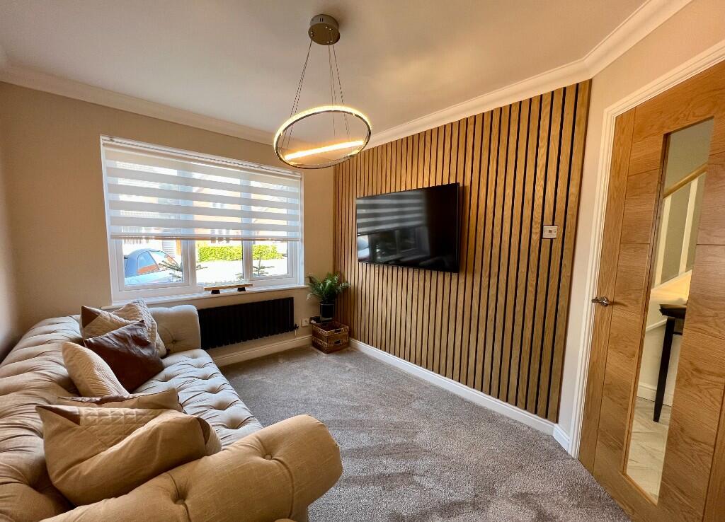 Lounge / Dining Room